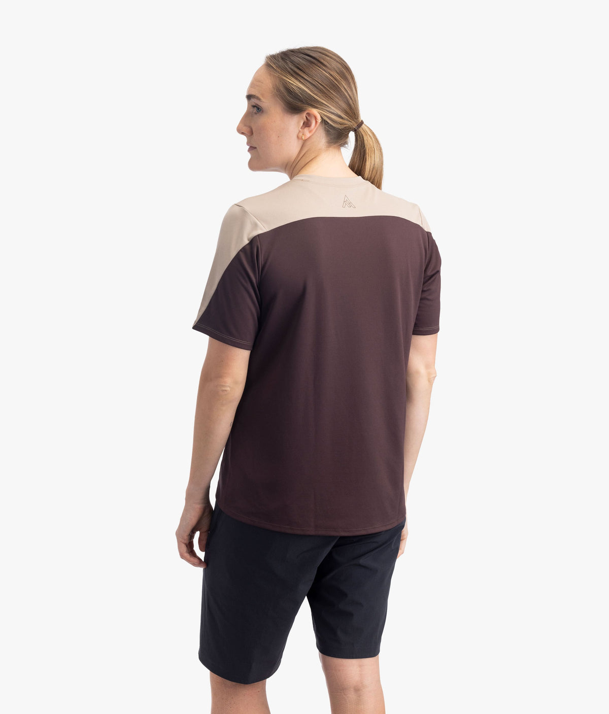 7mesh Women Women's Roam Short Sleeve Shirt - Mocha