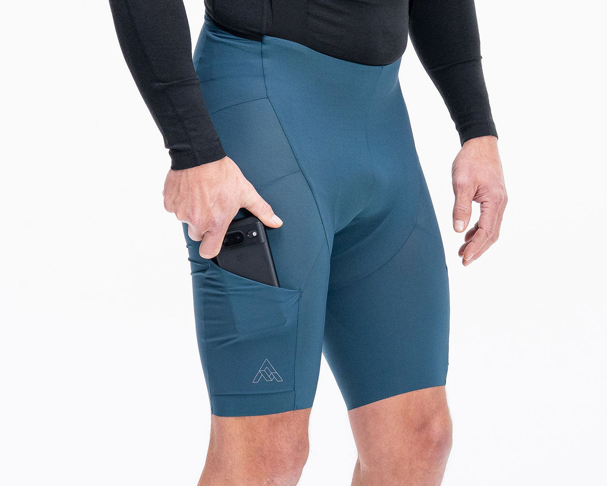 2 x thigh pockets for storage